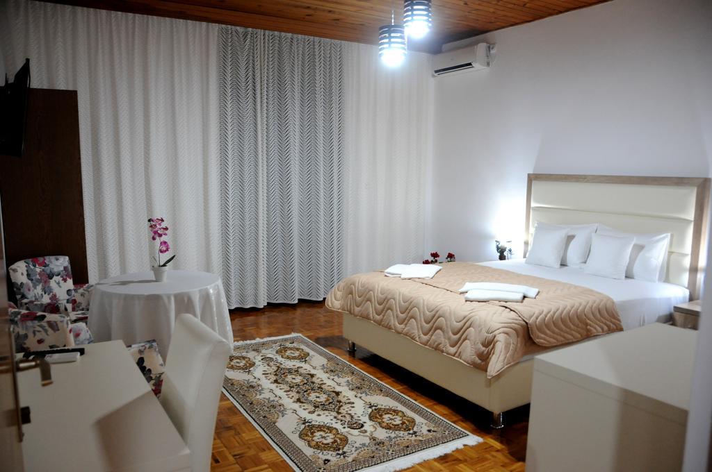 Guest House Smajlaga Улцин Екстериор снимка