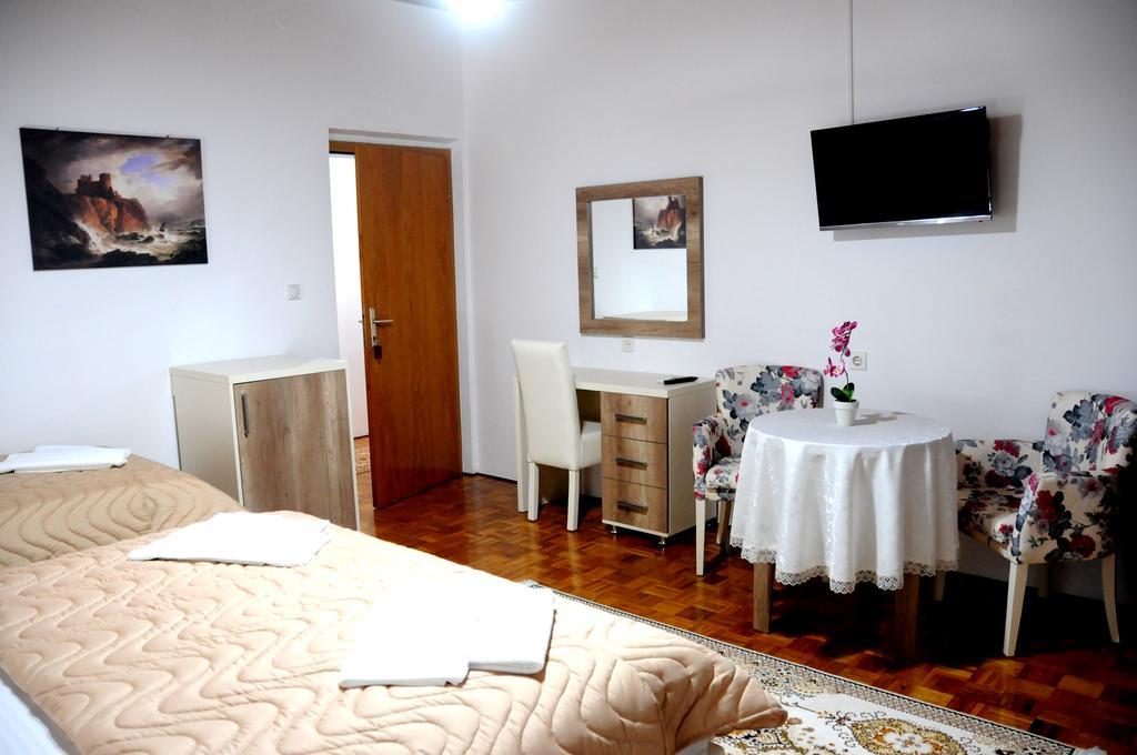 Guest House Smajlaga Улцин Екстериор снимка
