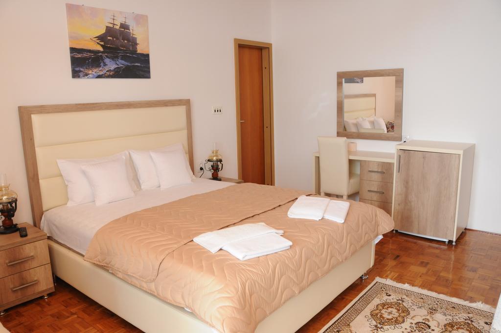 Guest House Smajlaga Улцин Екстериор снимка